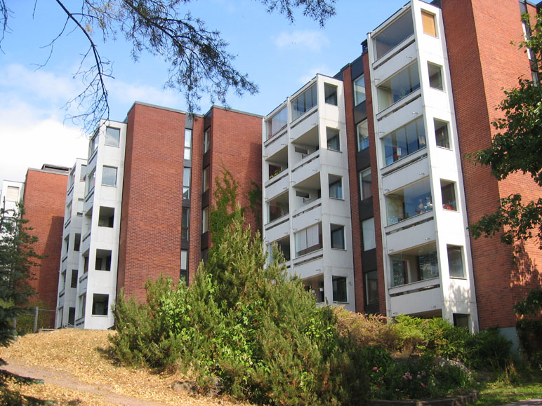 3-talon parvekkeita
